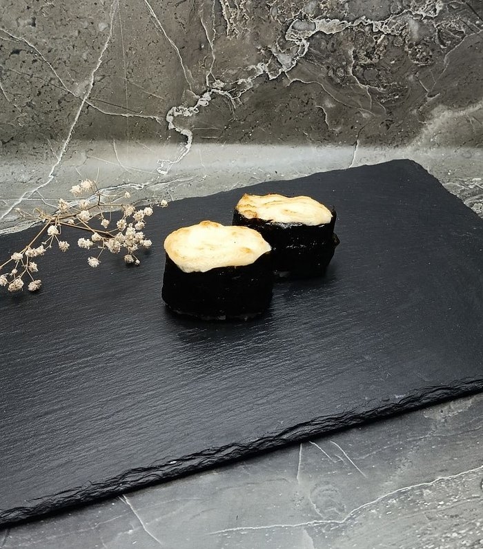 Гунканы запечённые с лососем